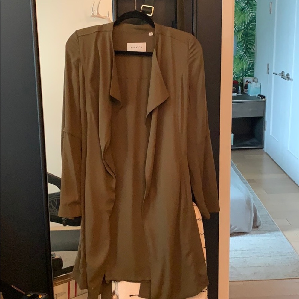 Aritzia Babaton Flowy Lightweight Coat